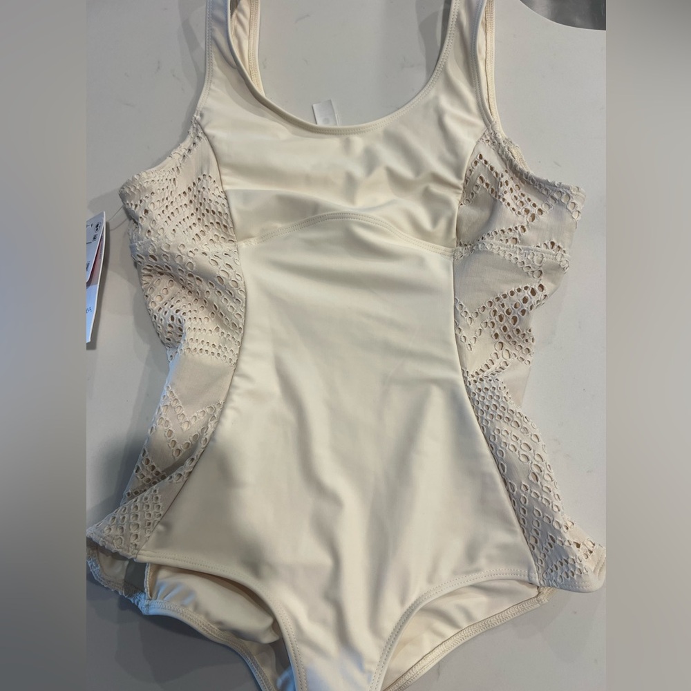 Seea Lilia One-Piece Surf Suit size L - Picture 2 of 3